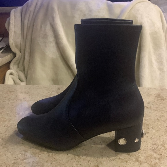 NWOT Stuart Weitzman Navy Blue Allshine Leather Sock Booties Size 8 - Picture 5 of 10